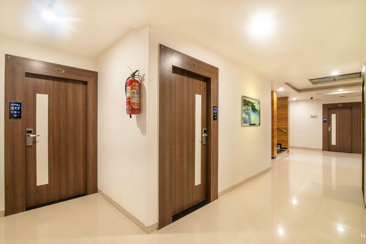 Hotel Sheetal Plaza Сурат Екстер'єр фото
