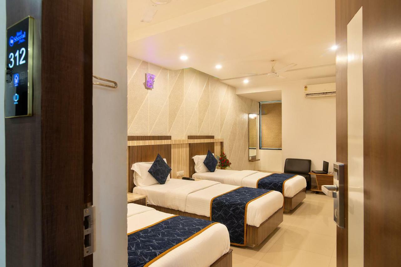 Hotel Sheetal Plaza Сурат Екстер'єр фото
