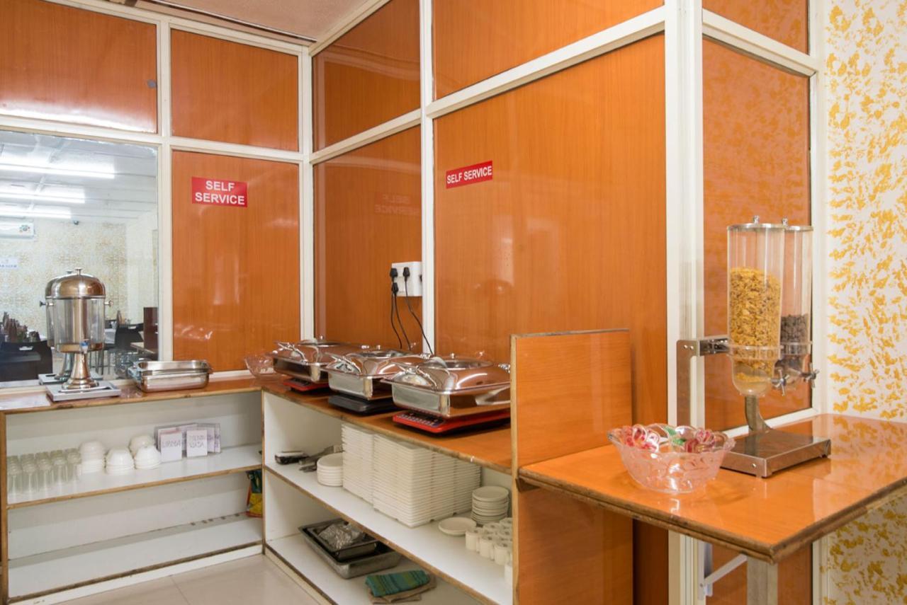 Hotel Sheetal Plaza Сурат Екстер'єр фото